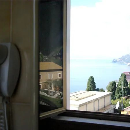 Natalina ホテル タオルミーナ