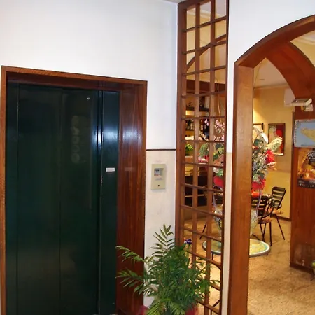 ホテル Natalina タオルミーナ