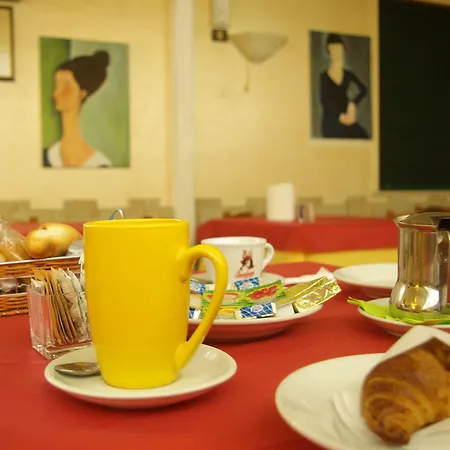 Natalina ホテル 2*