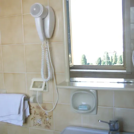 Natalina ホテル 2*