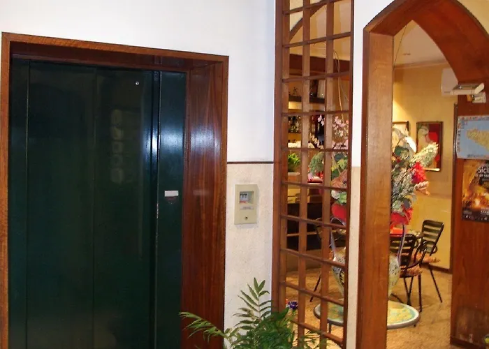 Ξενοδοχείο Natalina Ταορμίνα