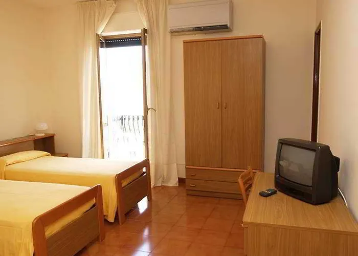 Ξενοδοχείο Natalina 2*