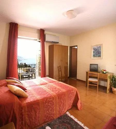 Natalina Ξενοδοχείο Ταορμίνα