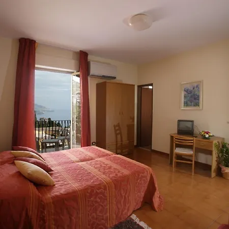 Hotel Natalina 2*